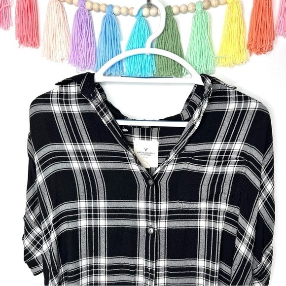 American Eagle Black and White Plaid Flowy Button Down Blouse Size Extra Small - Picture 2 of 10